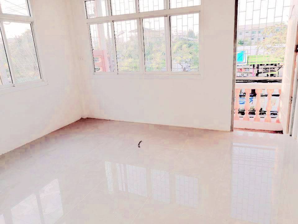 ให้เช่าอาคารพาณิชย์ 3 ชั้น ทำเลทอง ติดถนน4เลน  เขตจอมทอง จังหวัดกรุงเทพมหานคร