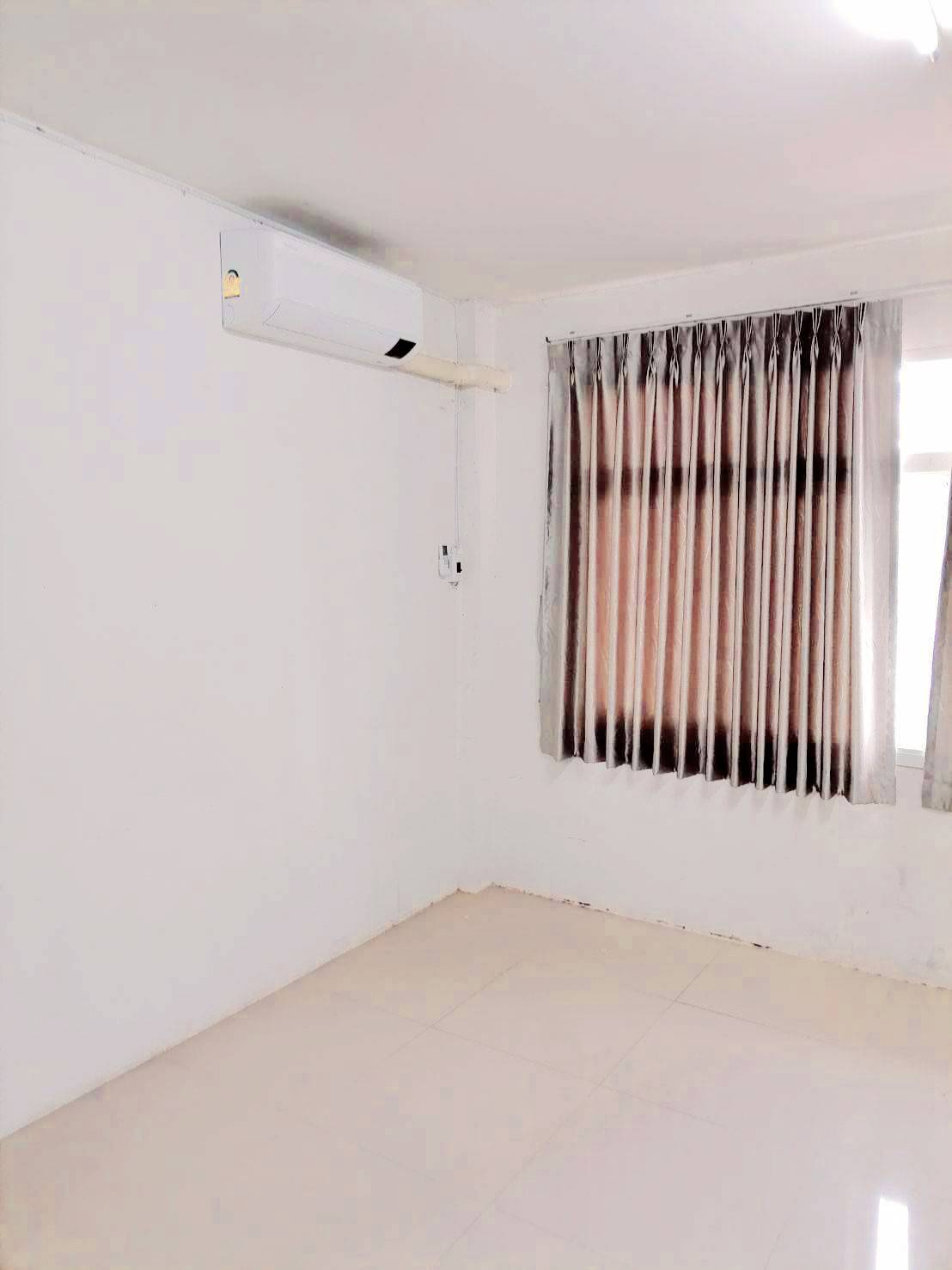 ให้เช่าอาคารพาณิชย์ 3 ชั้น ทำเลทอง ติดถนน4เลน  เขตจอมทอง จังหวัดกรุงเทพมหานคร