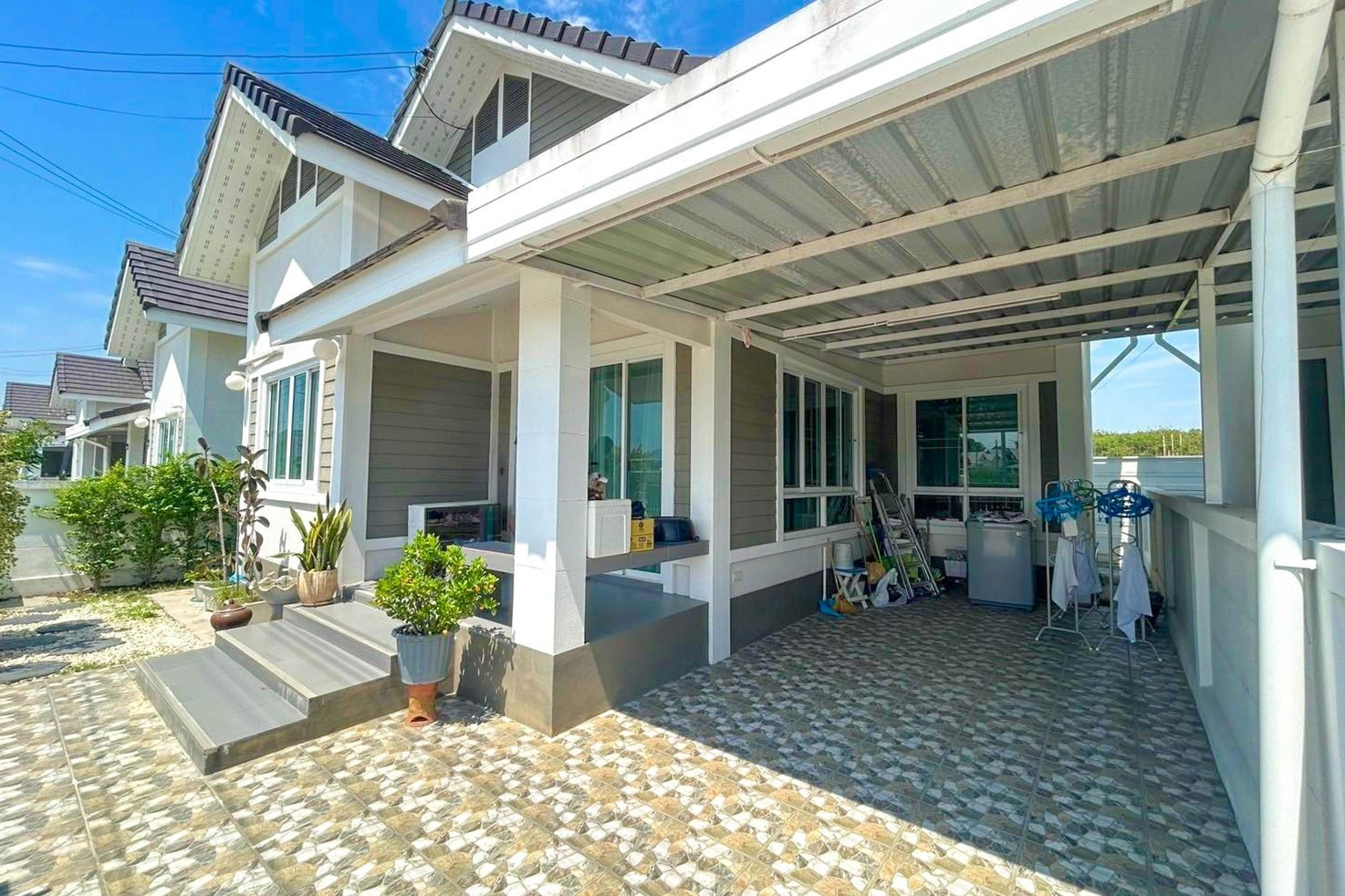 2DD-803953 บ้านแฝด บ้านอยู่สบาย หัวกุญแจ-มอบปู หนองกองเสา ใกล้นิคมมอบปู อ.บ้านบึง