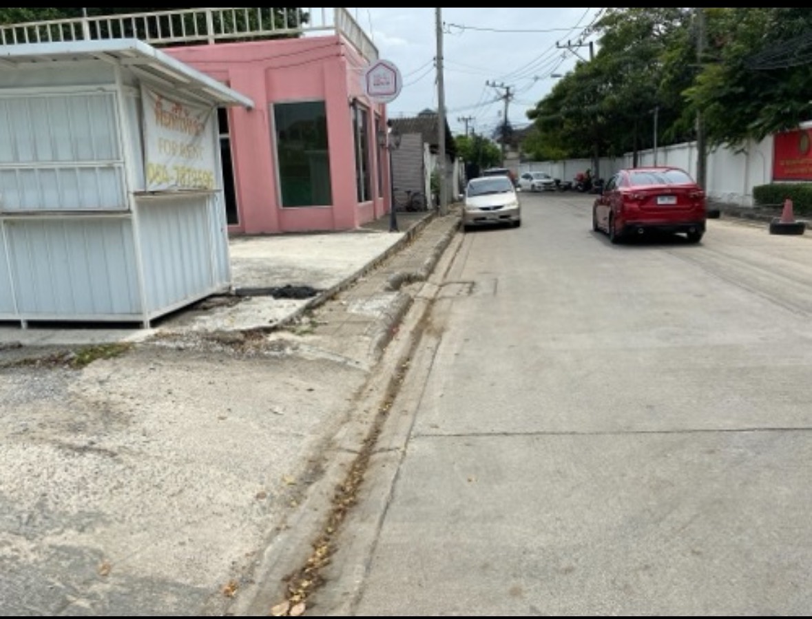 ขายที่ดินเปล่าถมเเล้ว ทำเลทอง  เขตห้วยขวาง จังหวัดกรุงเทพมหานคร