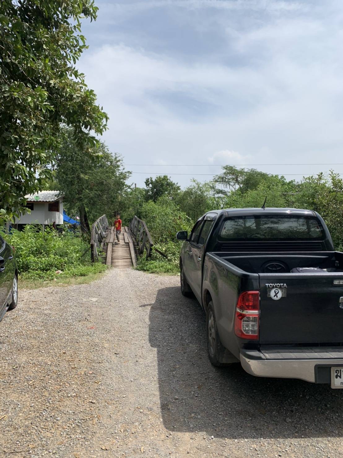 ขายที่ดินเปล่า ต.นาโคก อ.เมืองสมุทรสาคร เนื้อที่ 2-3-92 ไร่ ราคา 1 ล้านบาทถ้วน (ค่าใช้จ่าย ณ กรมที่ดินผู้ซื้อออก) ที่ดินสามารถปลูกบ้านได้ประมาณครึ่งไร่ ที่เหลือเป็นบ่อเลี้ยงปลาและ ติดคลองธรรมชาติสามารถเอาน้ำเข้าบ่อได้เลย