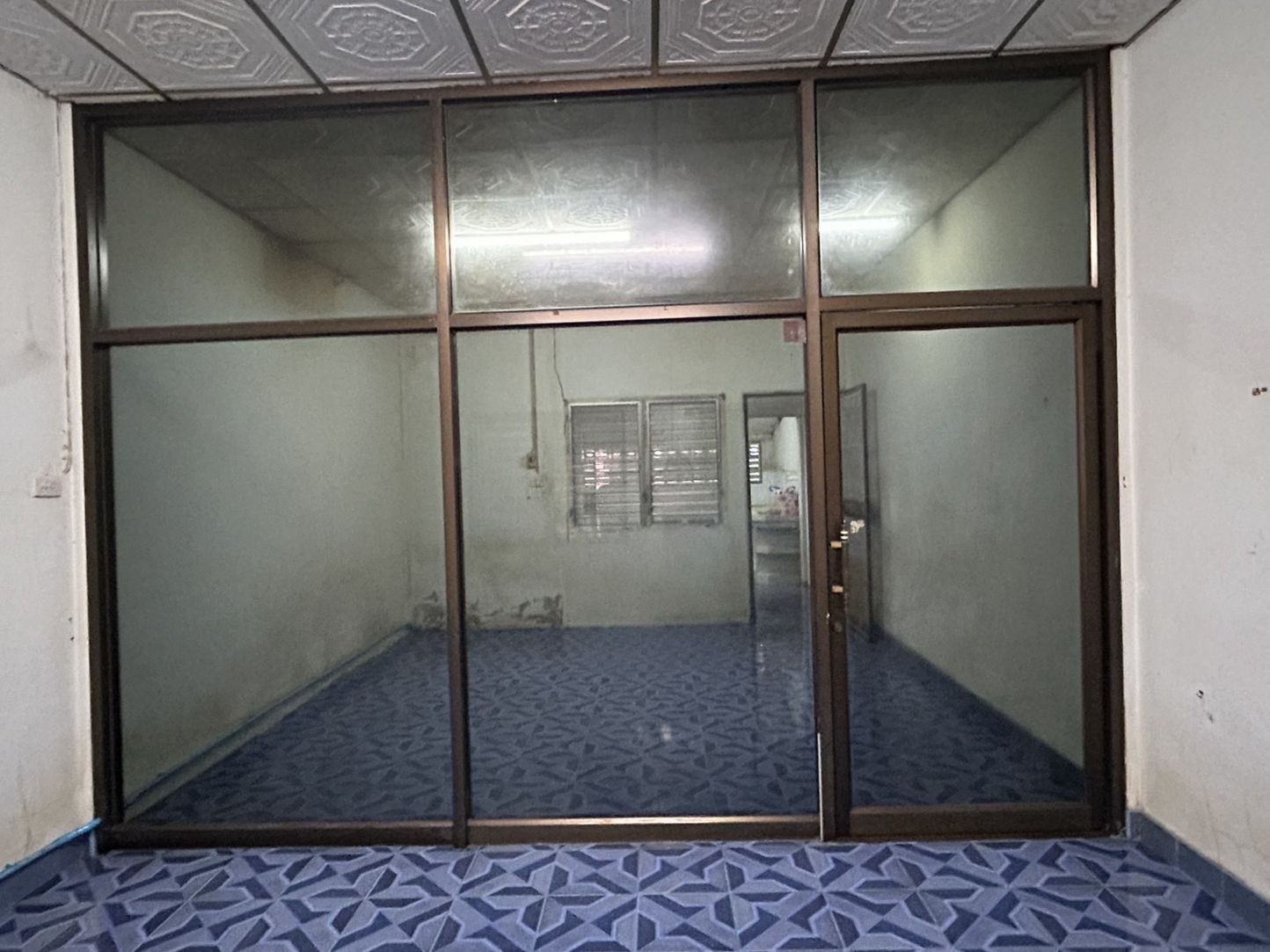 ขายที่ดินพร้อมสิ่งปลูกสร้าง หมู่บ้านการเคหะแห่งชาติ ถนนพัฒนาการคูขวาง จังหวัดนครศรีธรรมราช