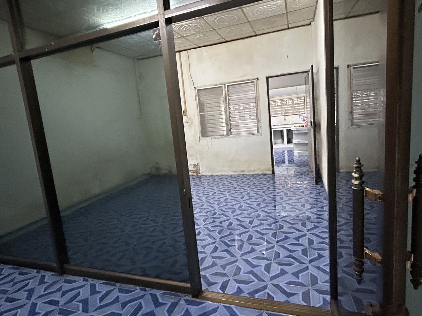 ขายที่ดินพร้อมสิ่งปลูกสร้าง หมู่บ้านการเคหะแห่งชาติ ถนนพัฒนาการคูขวาง จังหวัดนครศรีธรรมราช