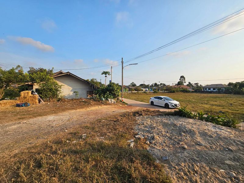 ขายที่ดินเปล่าถมเเล้ว ทำเลทอง ใกล้ทะเลระยอง ตำบลตะพง อำเภอเมือง จังหวัดระยอง