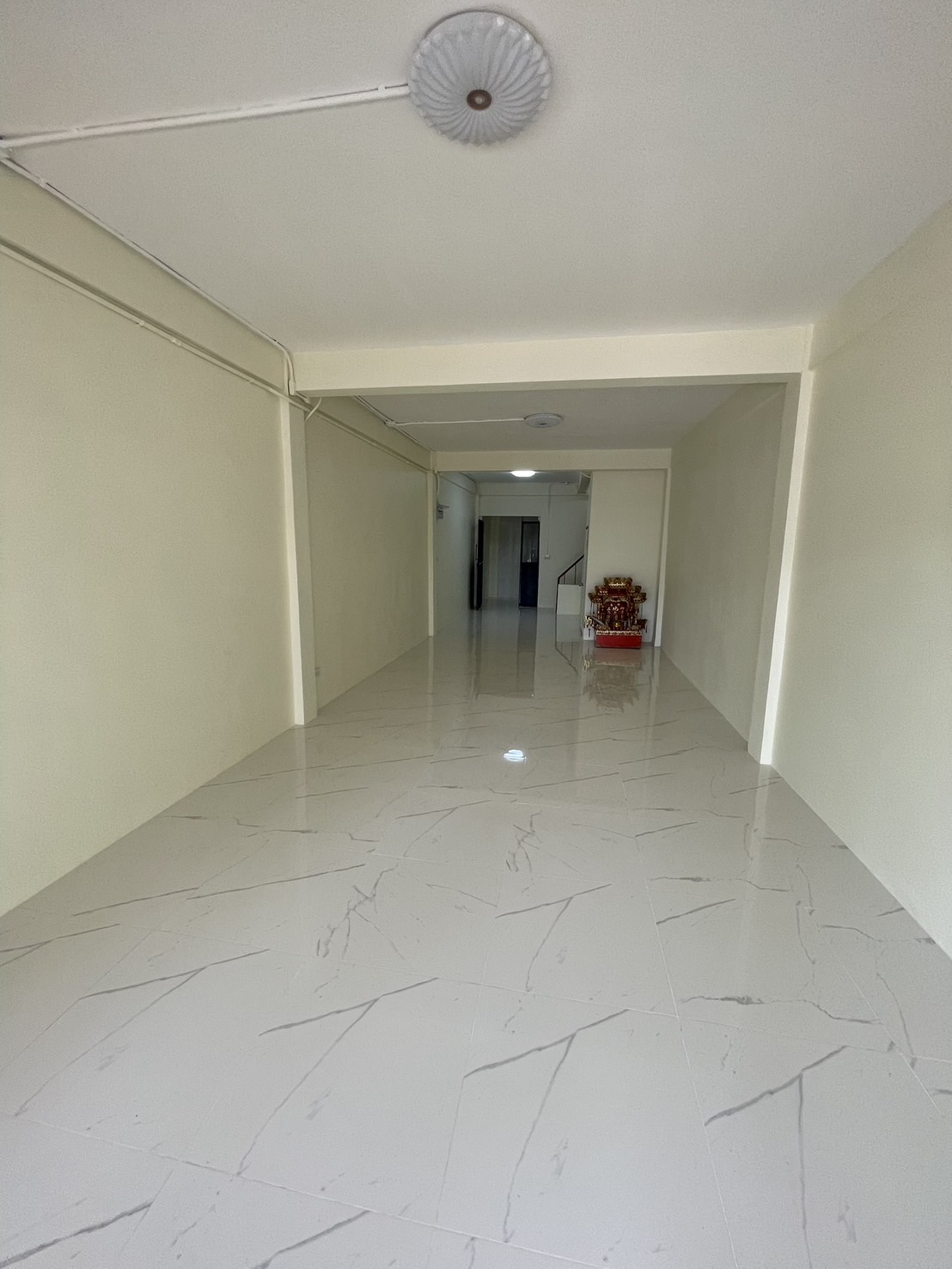 ขายอาคารพาณิชย์ 3 ชั้น ทำเลทอง บนถนน ประชาชื่น เขตบางซื่อ จังหวัดกรุงเทพมหานคร 