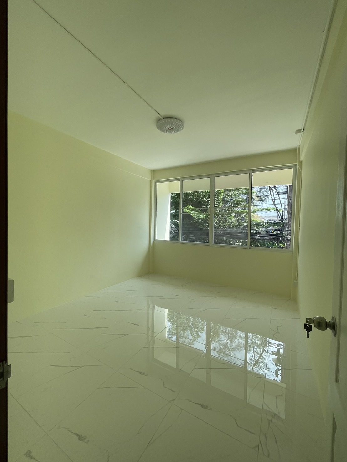 ขายอาคารพาณิชย์ 3 ชั้น ทำเลทอง บนถนน ประชาชื่น เขตบางซื่อ จังหวัดกรุงเทพมหานคร 