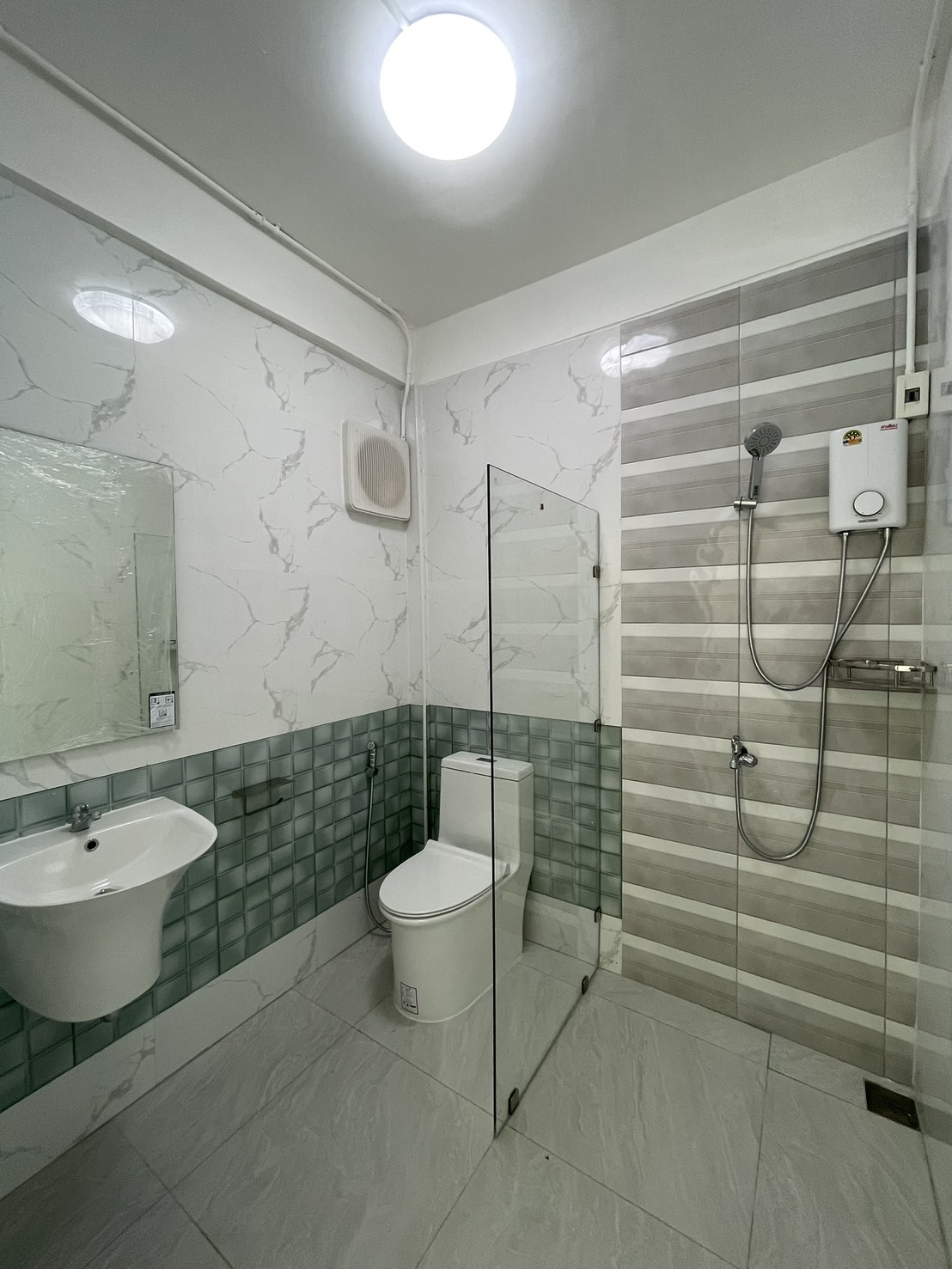 ขายอาคารพาณิชย์ 3 ชั้น ทำเลทอง บนถนน ประชาชื่น เขตบางซื่อ จังหวัดกรุงเทพมหานคร 