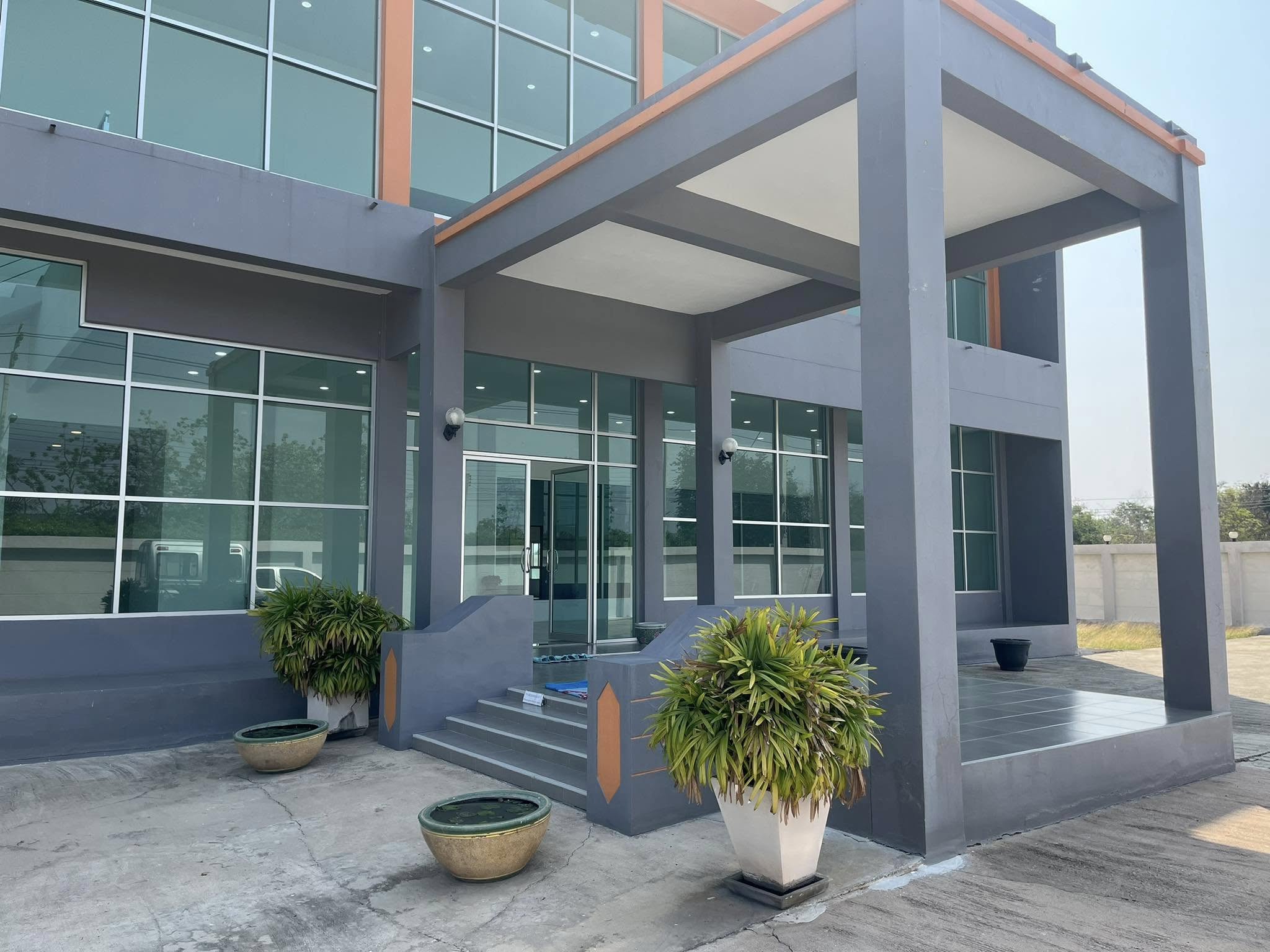 โรงงานสำเร็จรูปพร้อมสำนักงาน ถนนบางนา-ตราด กม.23