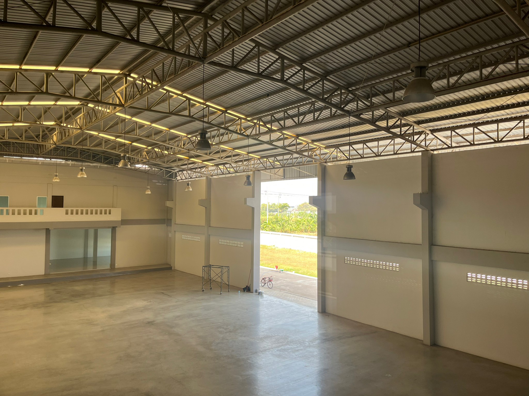 โรงงานสำเร็จรูปพร้อมสำนักงาน ถนนบางนา-ตราด กม.23