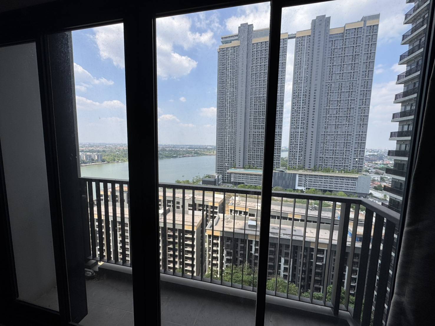 ขายคอนโด โครงการ The Politan Rive ชั้น 19 ตึก A ทิศใต้ (มองเห็นวิวแม่น้ำ)  จังหวัดนนทบุรี