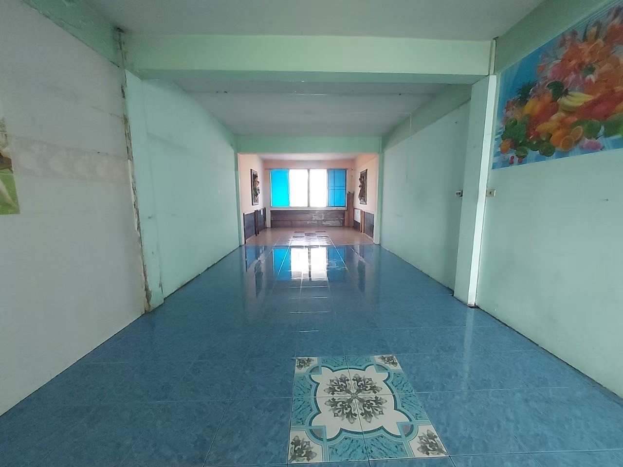 ขายตึกแถว 4 ชั้น (แนวรถไฟฟ้า) ติดถนนรัตนาธิเบศร์ บางบัวทอง จังหวัดนนทบุรี