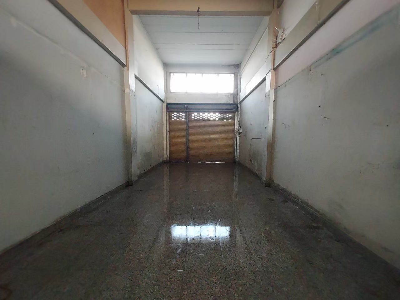 ขายตึกแถว 4 ชั้น (แนวรถไฟฟ้า) ติดถนนรัตนาธิเบศร์ บางบัวทอง จังหวัดนนทบุรี