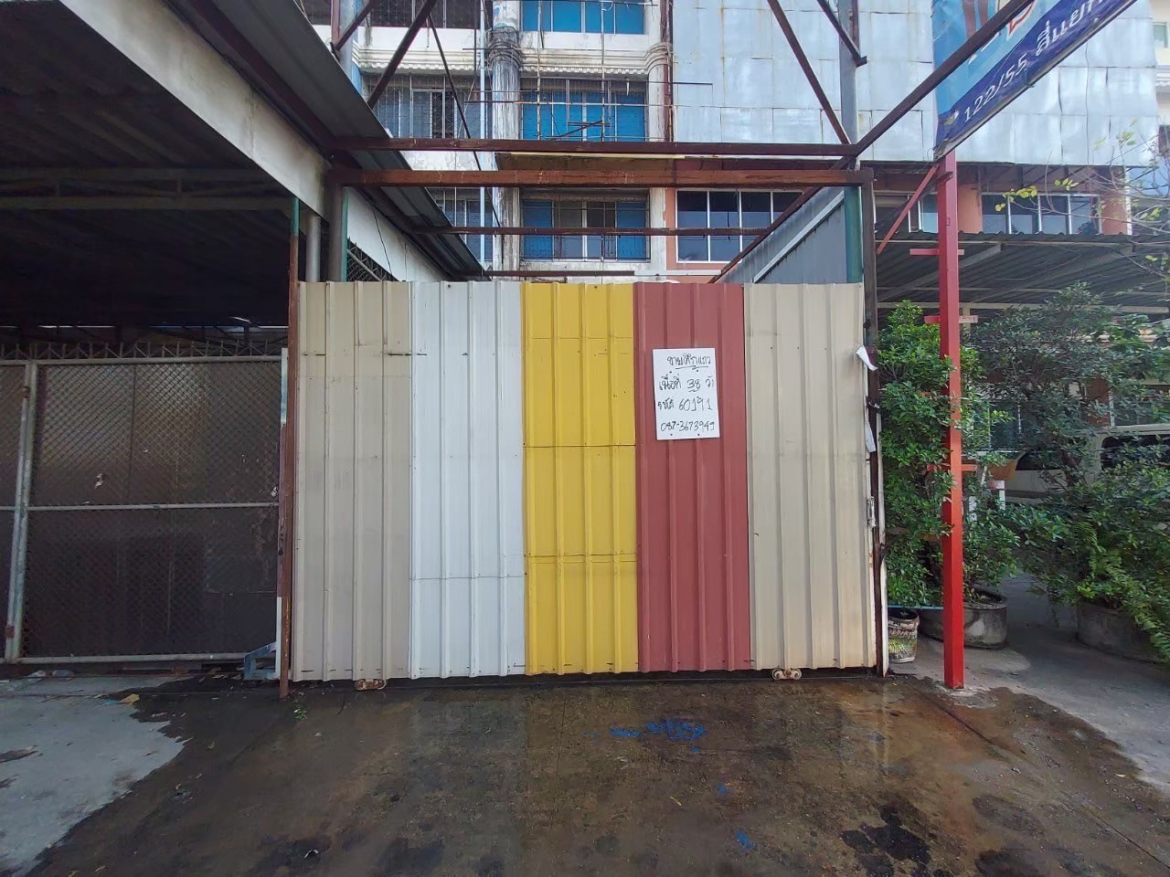 ขายตึกแถว 4 ชั้น (แนวรถไฟฟ้า) ติดถนนรัตนาธิเบศร์ บางบัวทอง จังหวัดนนทบุรี