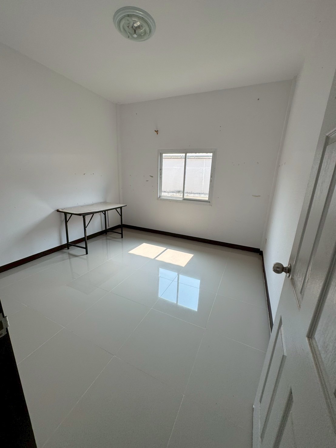 ขายบ้านเดี่ยว ชั้นเดียว หมู่บ้านรามนุช 14 บ้านฉาง ติดถนนสุขุมวิท จังหวัดระยอง