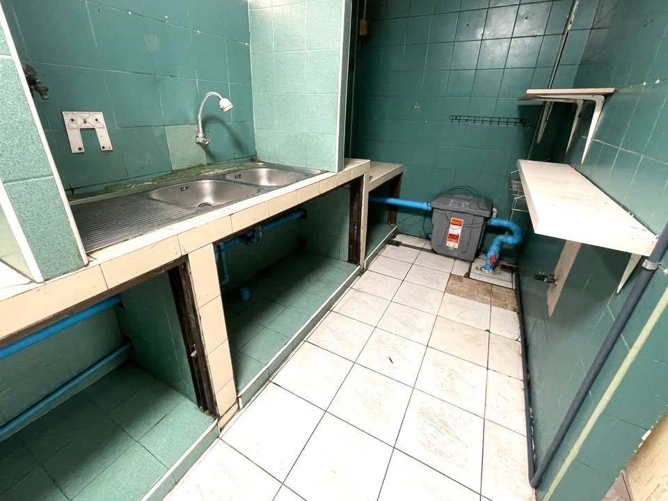 ขายอาคารพาณิชย์ 3.5 ชั้น หมู่บ้าน เสนาวิลล่า  ซอยคู้บอน27 ใกล้แยก48 ทำเลดี ค้าขาย ใกล้รถไฟฟ้าสายสีชมพู สถานีสินแพทย์-คู้บอน จังหวัดกรุงเทพมหานคร