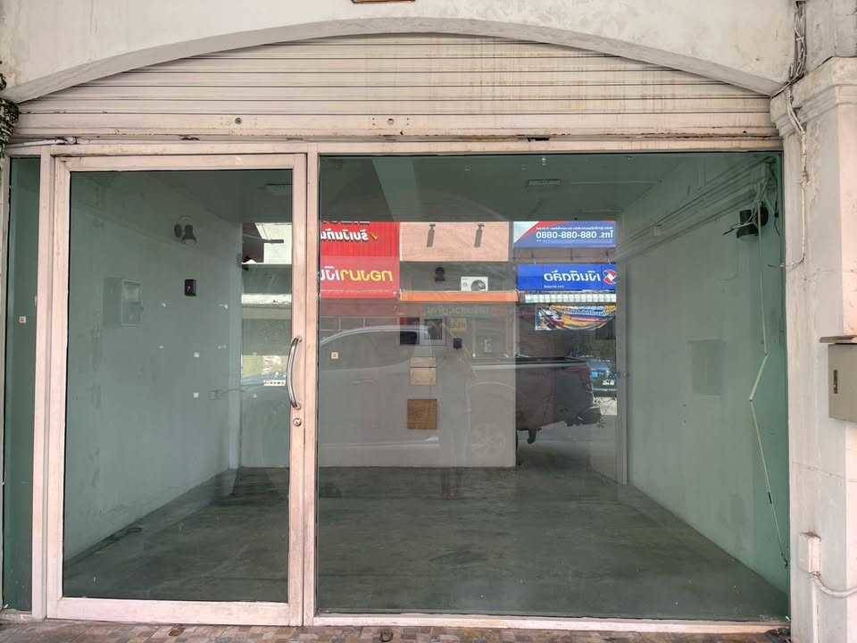 ขายอาคารพาณิชย์ 3.5 ชั้น หมู่บ้าน เสนาวิลล่า  ซอยคู้บอน27 ใกล้แยก48 ทำเลดี ค้าขาย ใกล้รถไฟฟ้าสายสีชมพู สถานีสินแพทย์-คู้บอน จังหวัดกรุงเทพมหานคร