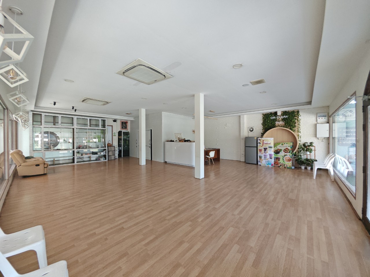 ขายที่ดินพร้อมสิ่งปลูกสร้าง ติดถนน จังหวัดนครศรีธรรมราช