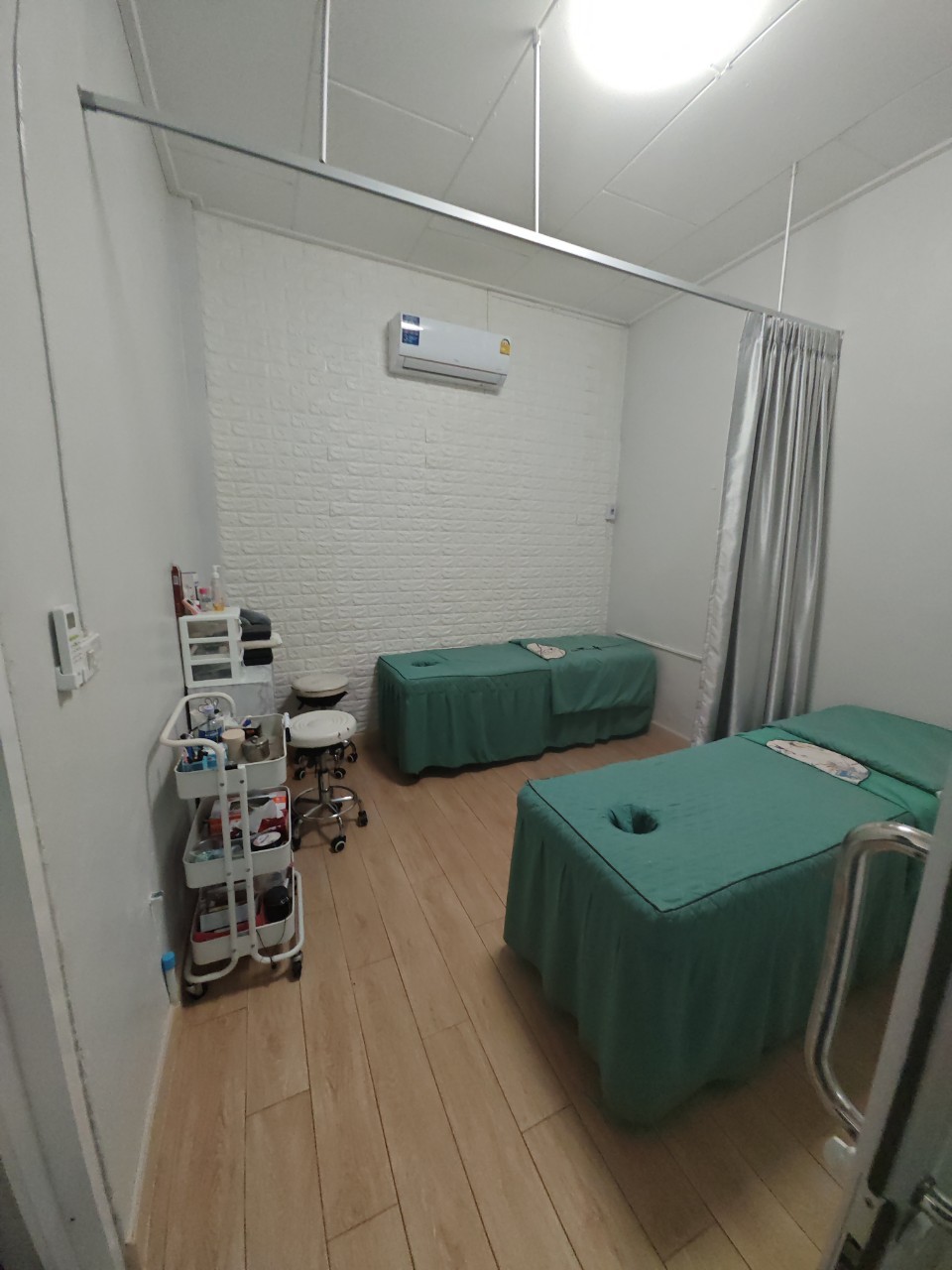 ขายที่ดินพร้อมสิ่งปลูกสร้าง ติดถนน จังหวัดนครศรีธรรมราช