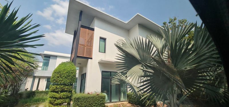 ขายบ้านเดี่ยว2ชั้น ใกล้ถนนกาญจนาเพียง 50 เมตร หมู่บ้านเอ็นริชพาร์ค ราคาดีทำเลดีติดต่อผึ้งรติ0619419639