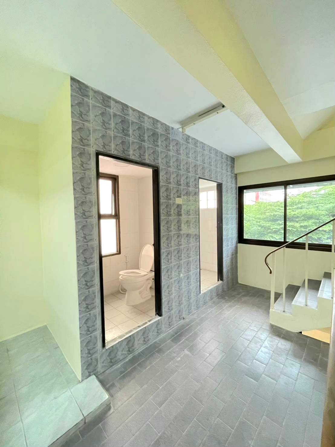 ขายอาคารพาณิชย์ 3ชั้นครึ่ง หลังมุม เขตบางพลัด จังหวัดกรุงเทพมหานคร 