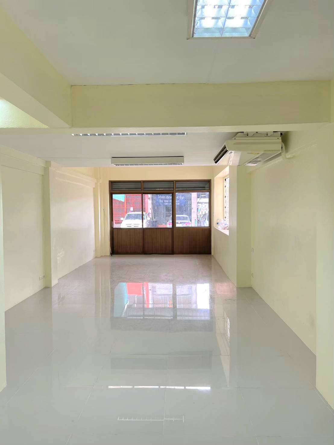 ขายอาคารพาณิชย์ 3ชั้นครึ่ง หลังมุม เขตบางพลัด จังหวัดกรุงเทพมหานคร 