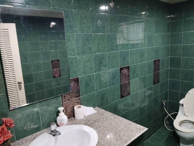 ขายอาคารสำนักงาน 8 ชั้น ถนนเพชรบุรี เขตพญาไท กรุงเทพมหานคร