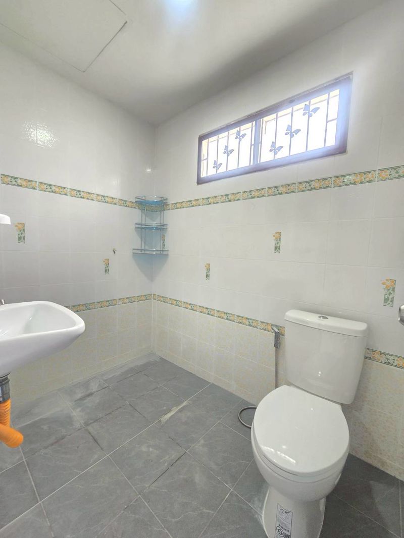 ให้เช่าทาวน์โฮม2ชั้นหลังริม  25,000/เดือน อำเภอศรีราชา จังหวัดชลบุรี