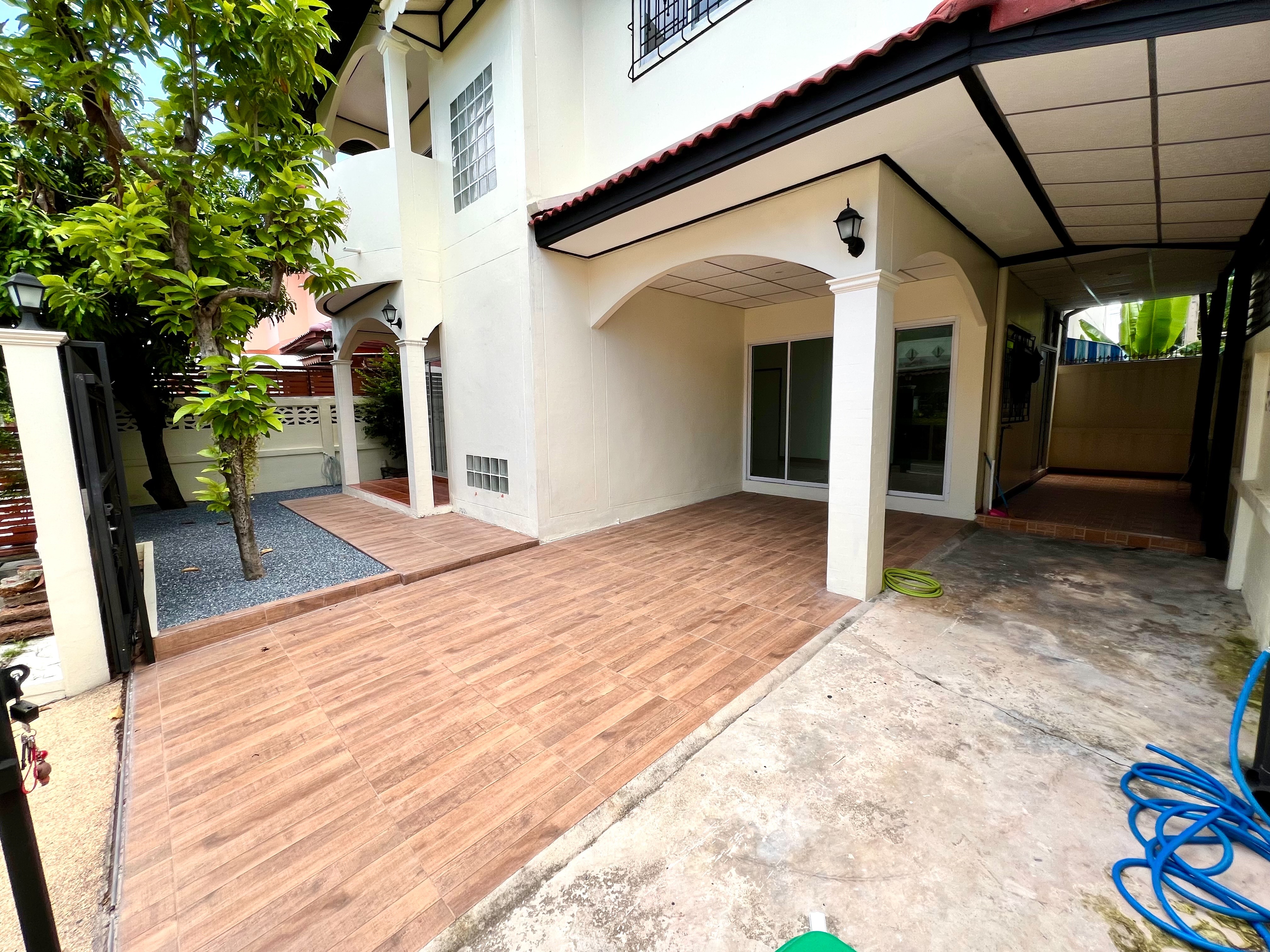 ขายด่วน! บ้านเดี่ยวรีโนเวตใหม่ทั้งหลัง ทำเลดี ซ.เพชรเกษม 69 เขตบางแค กรุงเทพ