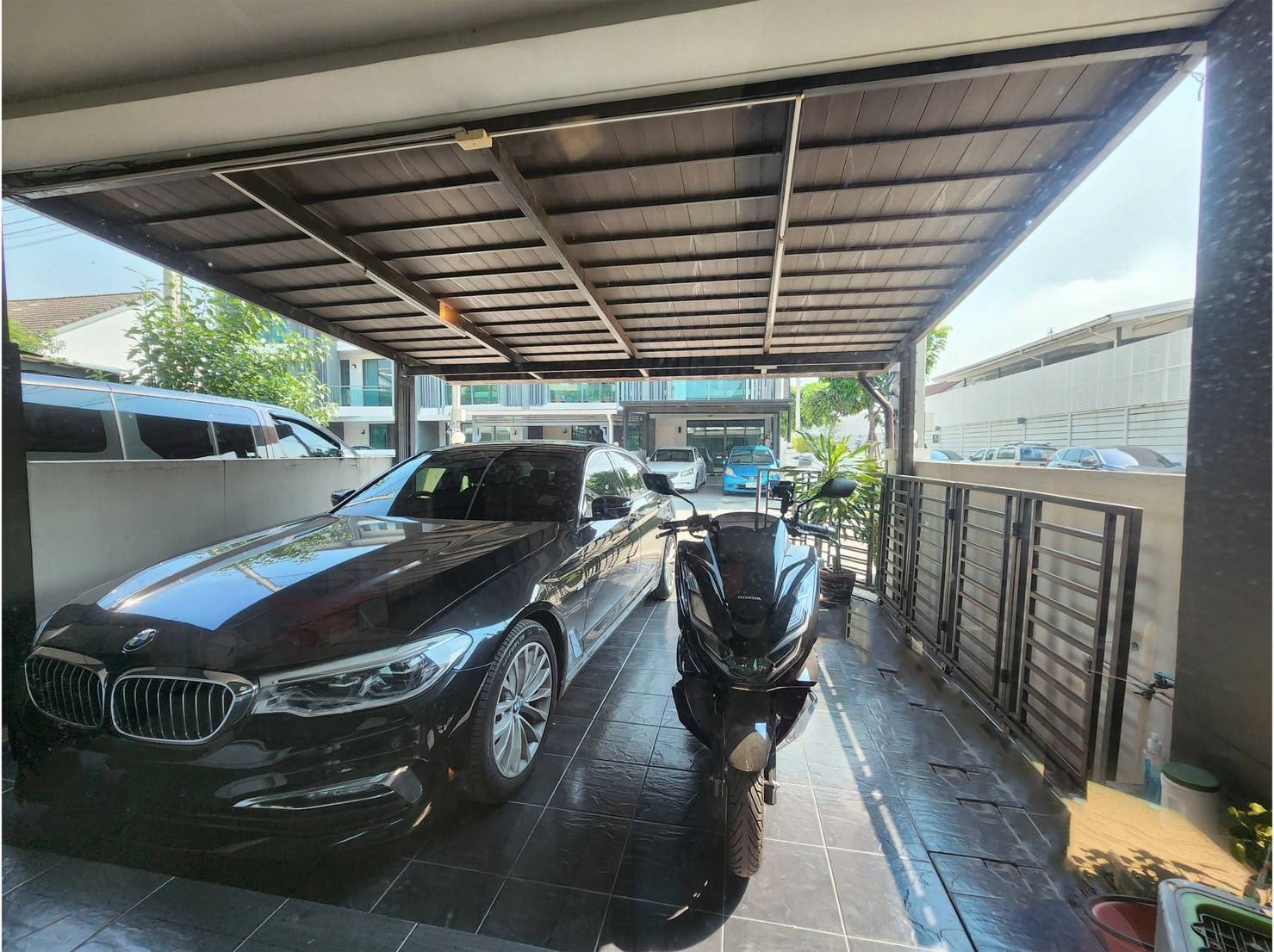 ขายทาวน์เฮ้าส์ หลังมุม ทำเลทอง หมู่บ้านเฌอคูณ เขตตลิ่งชัน จังหวัดกรุงเทพมหานคร                                