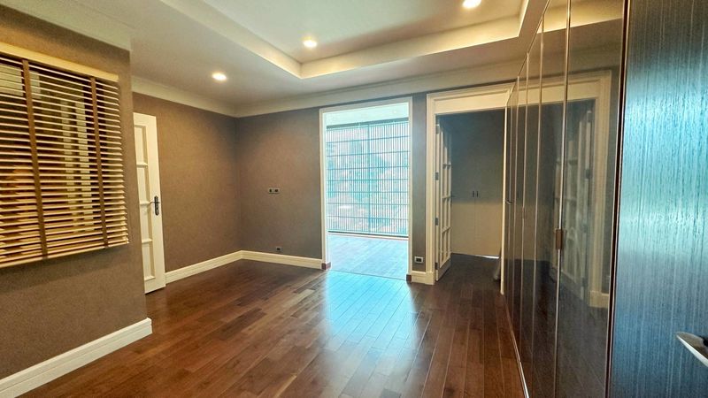 ขายทาวน์โฮมเอกมัยราคาดีที่สุดติดต่อผึ้งรติ0619419639