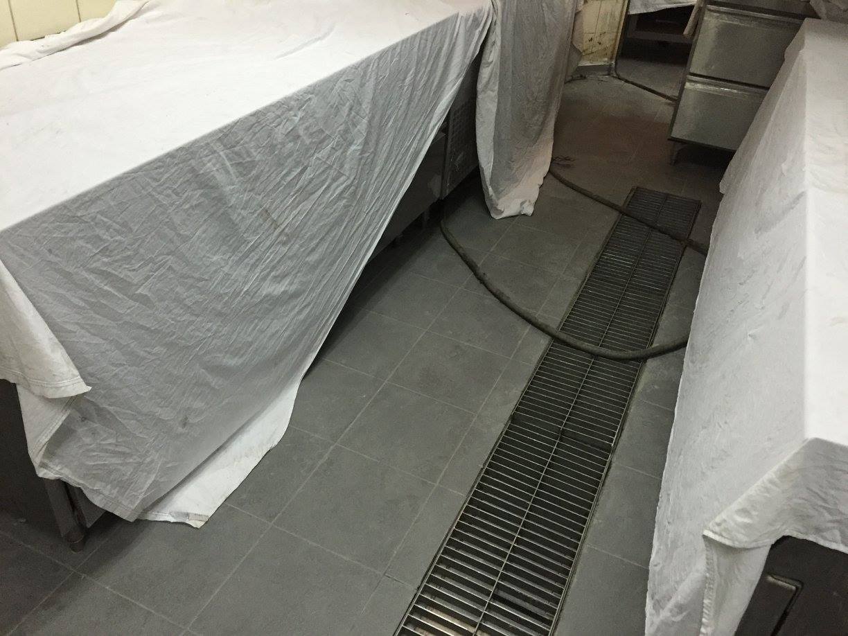 รับงานต่อเติมบ้าน และงานอื่นๆ งานเล็กงานน้อย-งานมาก ไปหมดครับ ราคาย่อมเยาว์ต่อรองกันได้ครับฟหกๆไ