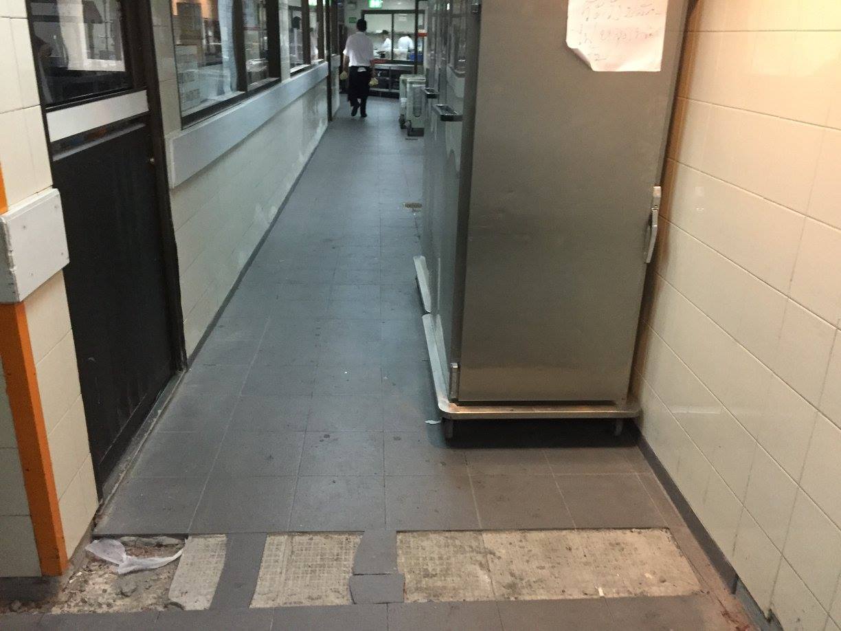 รับงานต่อเติมบ้าน และงานอื่นๆ งานเล็กงานน้อย-งานมาก ไปหมดครับ ราคาย่อมเยาว์ต่อรองกันได้ครับฟหกๆไ