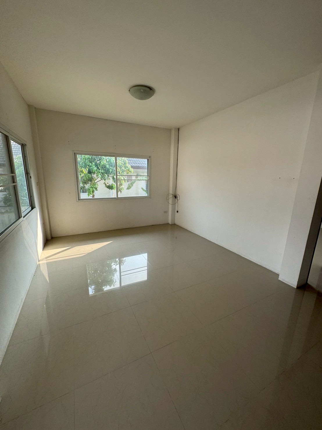 ขายบ้านเดี่ยว ชั้นเดียว หมู่บ้านวโรรส 1 ถนนสาย 11 ปลวกแดง