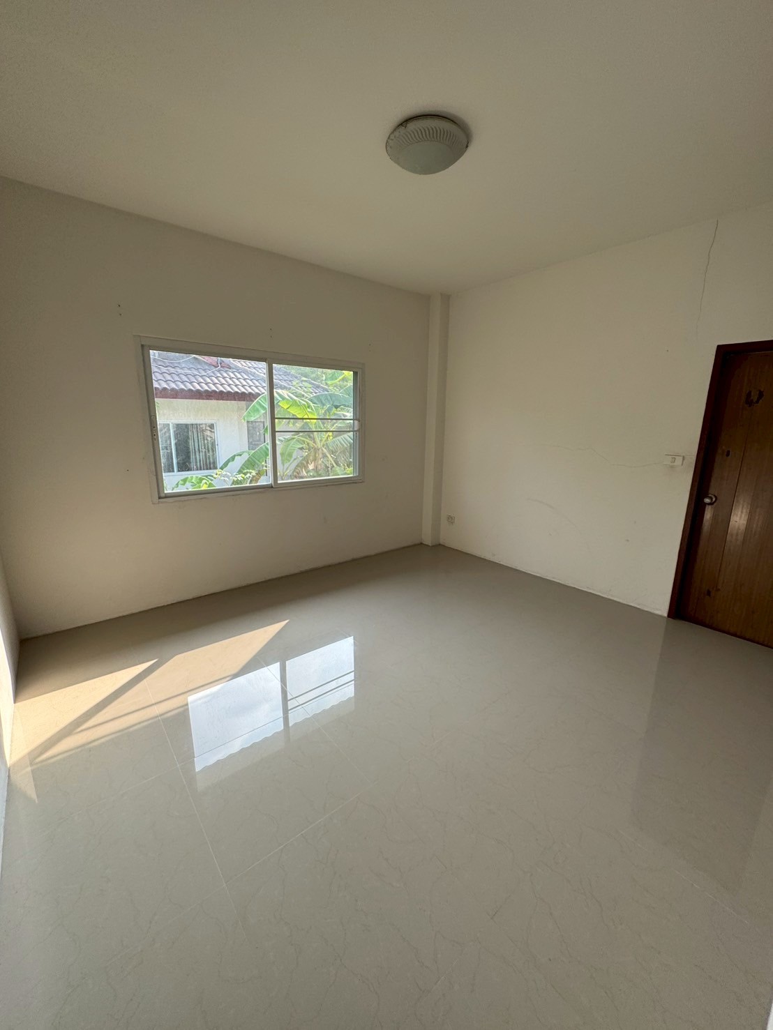 ขายบ้านเดี่ยว ชั้นเดียว หมู่บ้านวโรรส 1 ถนนสาย 11 ปลวกแดง