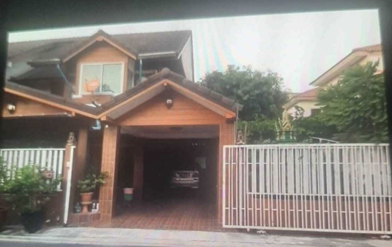 ขายบ้านแฝดทำเลดี  หมู่บ้านนภาวัลย์ (กม25) สายไหม กรุงเทพ