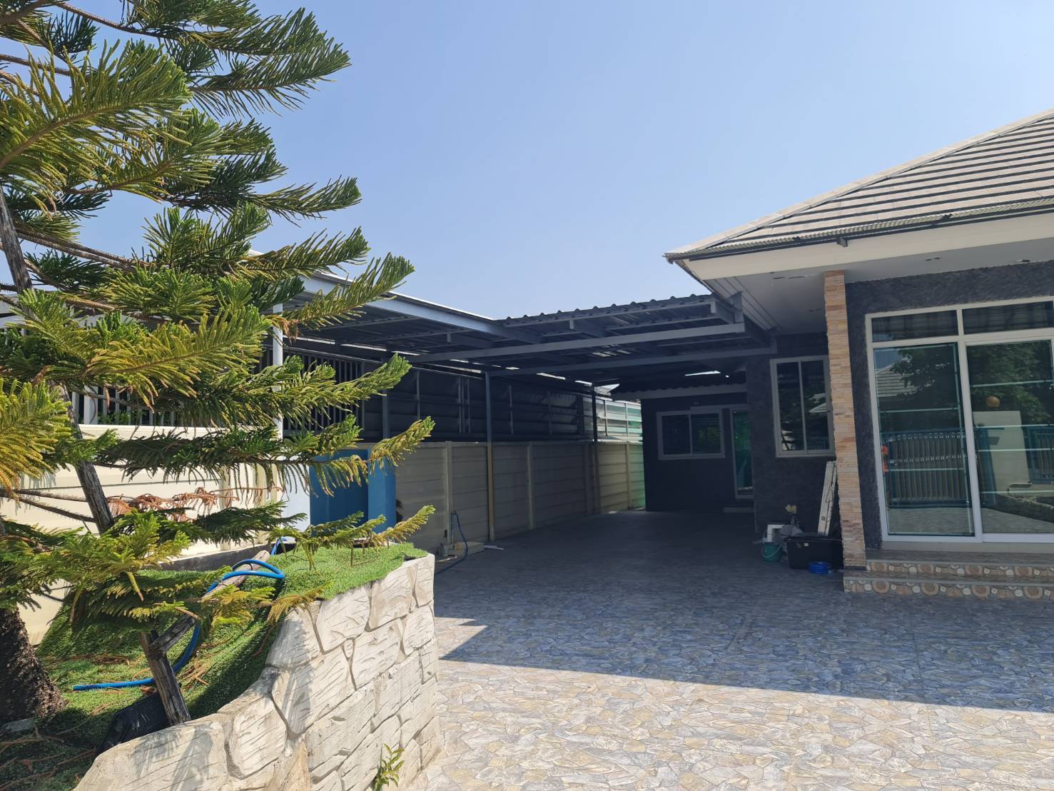  ขาย/เช่า​  บ้านเดี่ยวพร้อมอยู่  ตกแต่งสวย หมู่บ้านแสนพฤกษา เดินทางสะดวกติดถนนใหญ่ 