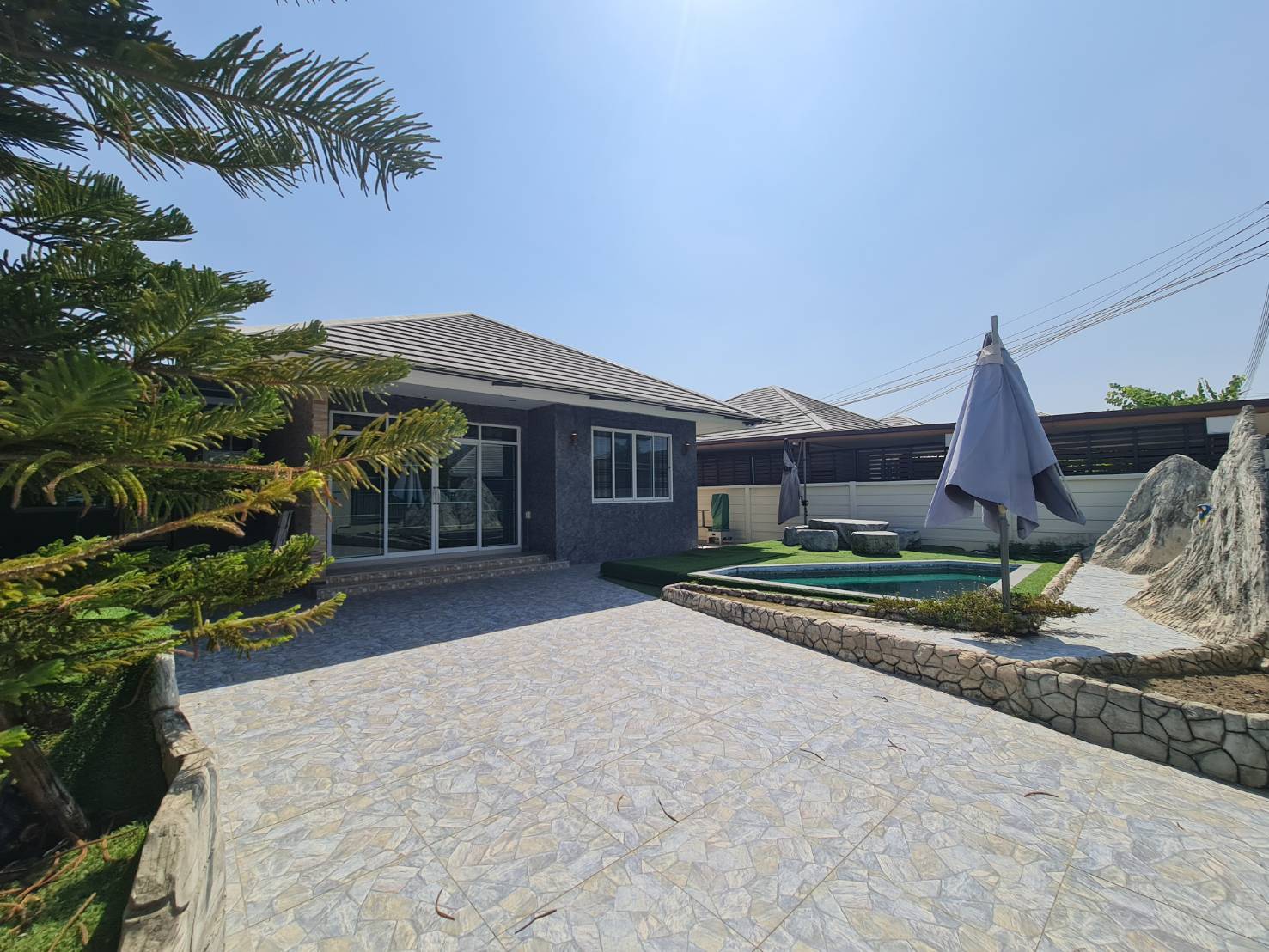  ขาย/เช่า​  บ้านเดี่ยวพร้อมอยู่  ตกแต่งสวย หมู่บ้านแสนพฤกษา เดินทางสะดวกติดถนนใหญ่ 