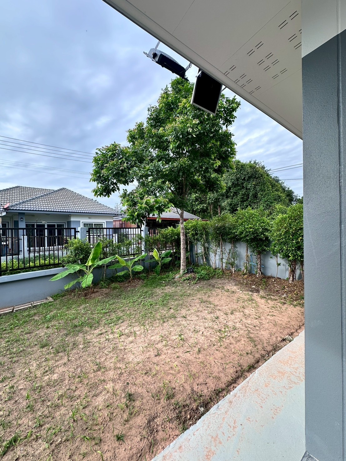 ขายบ้านเดี่ยวทำเลดี  หมู่บ้านขามเทิง  เมืองอุบลราชธานี  จ.อุบลราชธานี  วางเงินจองเพียง 5000 บาท  ยื่้นกู้ไม่ผ่าน  คืนเงินจอง 100% เพื่อนบ้านดี  ใกล้ความสะดวก 