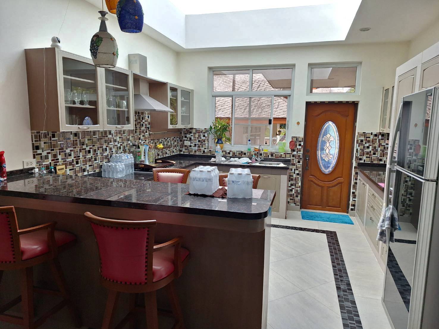 ขายที่ดินพร้อมสิ่งปลูกสร้าง ทำเลดี อำเภอสัตหีบ จังหวัดชลบุรี 