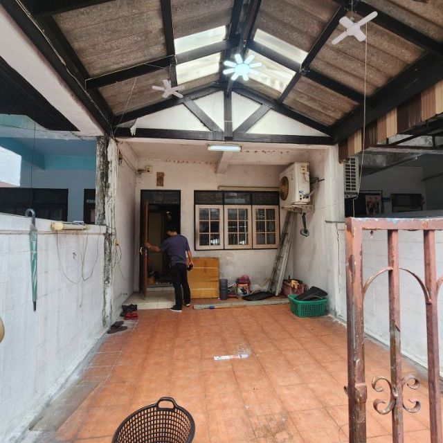 ขายทาวน์เฮ้าส์มือสอง  สวนผักซอย2 เขตตลิ่งชัน กรุงเทพมหานคร