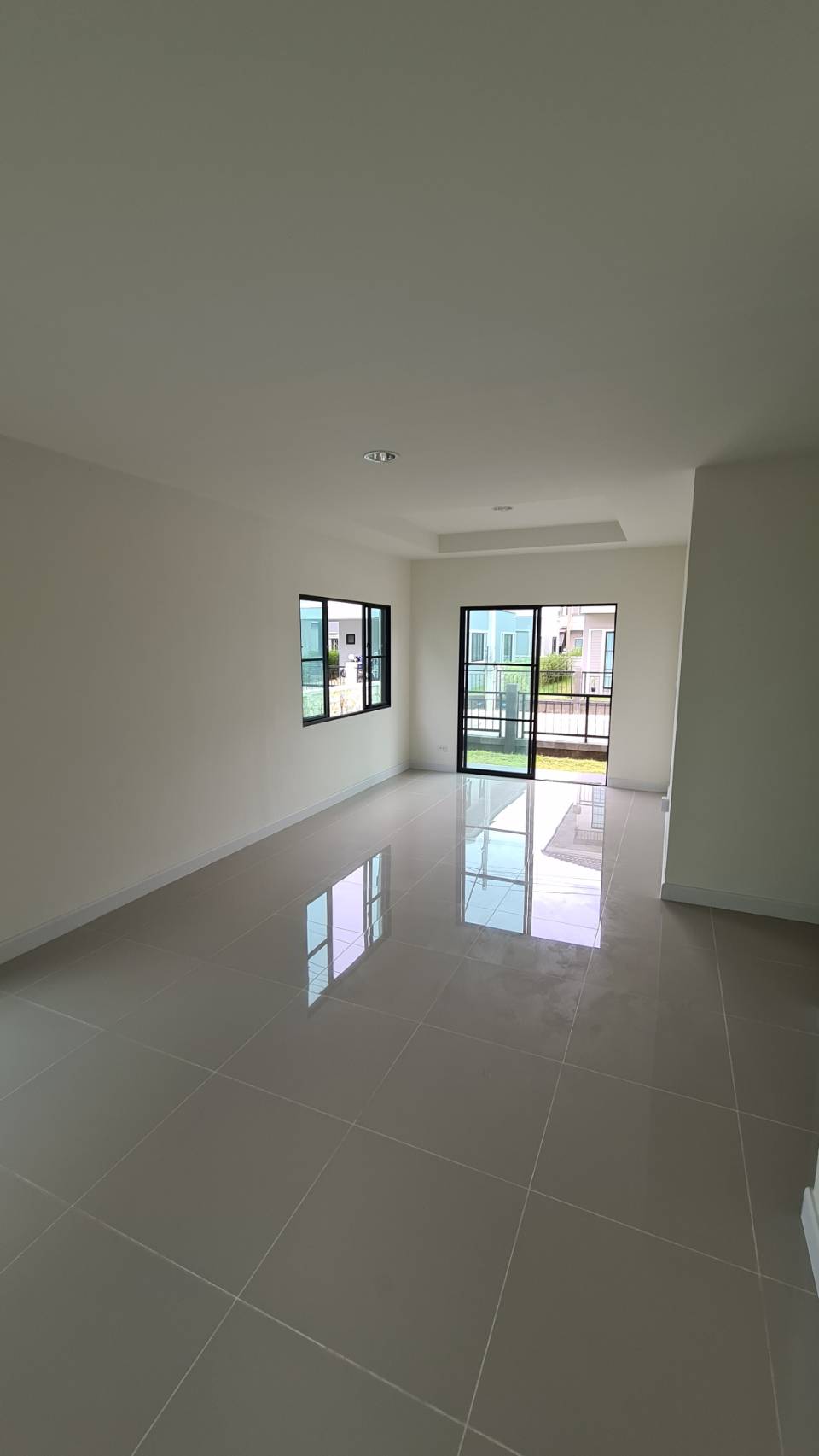 ขายบ้านแฝด 2 ชี้น (สไตส์บ้านเดี่ยว) โครงการ มารวยริเวอร์ไซด์ บางปะกง จ.ฉะเชิงเทรา