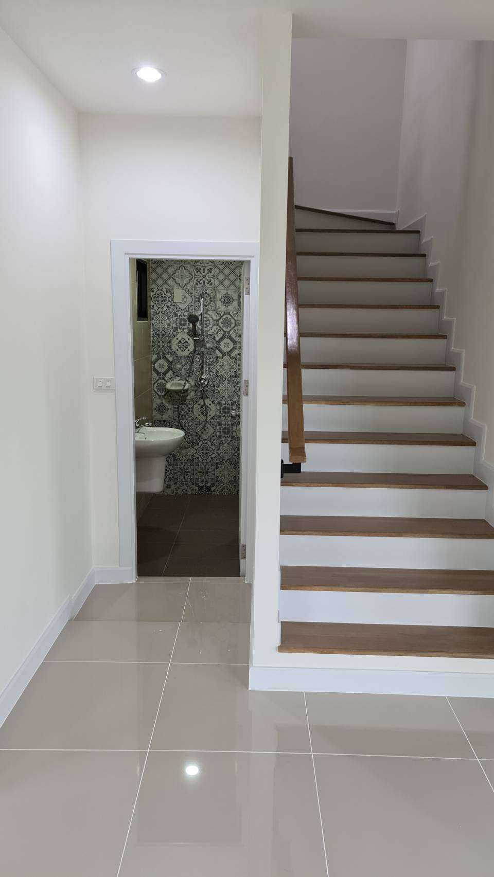 ขายบ้านแฝด 2 ชี้น (สไตส์บ้านเดี่ยว) โครงการ มารวยริเวอร์ไซด์ บางปะกง จ.ฉะเชิงเทรา