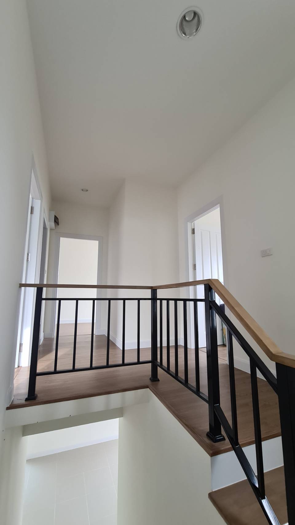 ขายบ้านแฝด 2 ชี้น (สไตส์บ้านเดี่ยว) โครงการ มารวยริเวอร์ไซด์ บางปะกง จ.ฉะเชิงเทรา