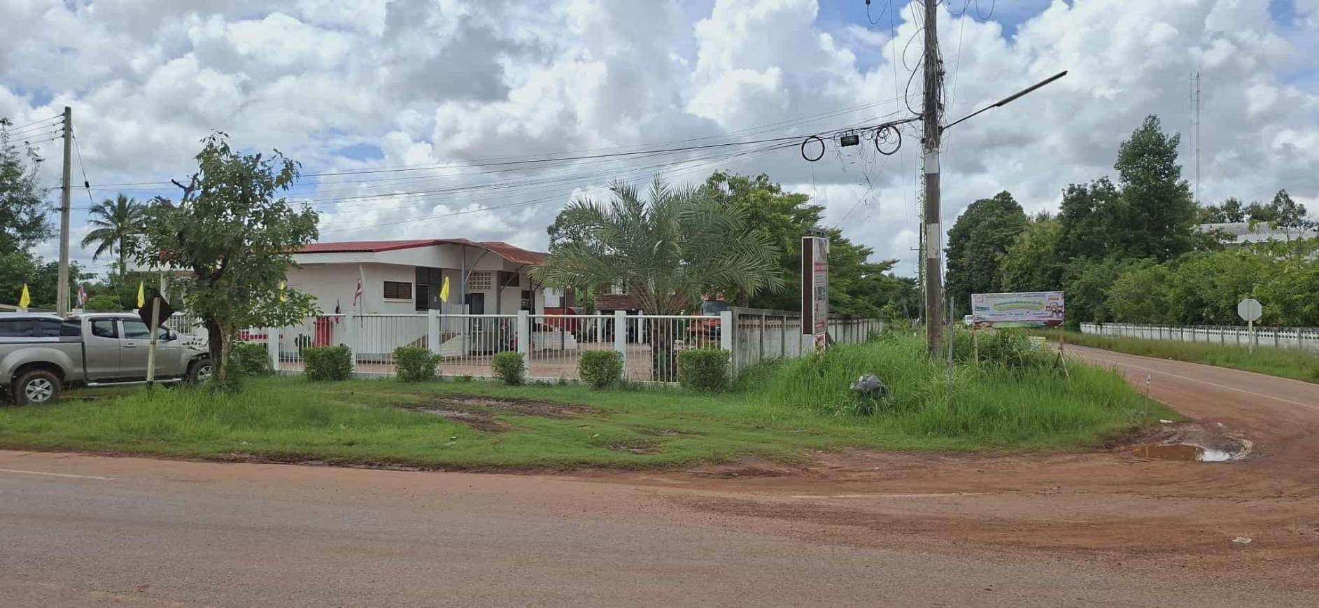 ขายที่ดินพร้อมรั้ว ทำเลดี ใกล้ โรงพยาบาลคำม่วง จังหวัดกาฬสินธุ์ 