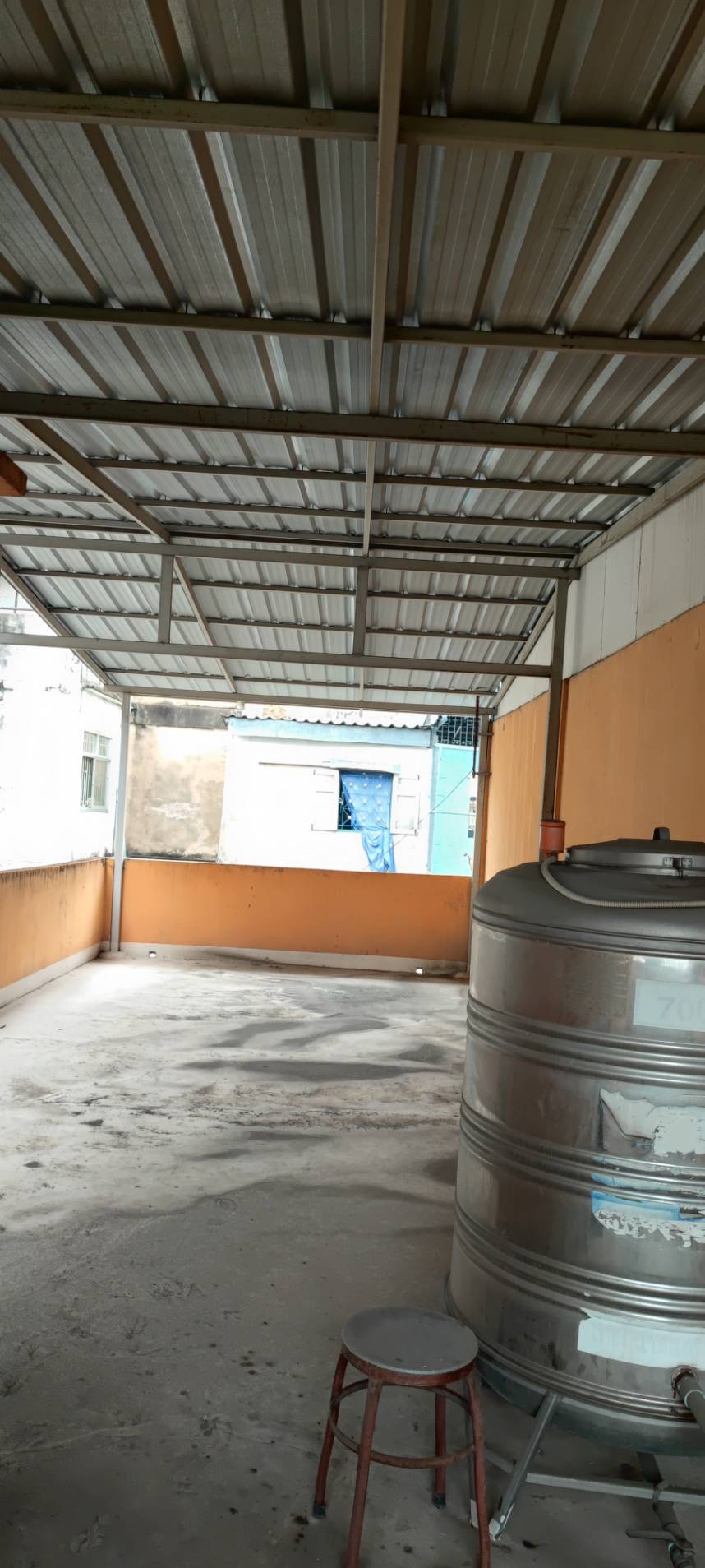 ขายอาคารพาณิชย์ 3 ชั้น พร้อมชั้นลอยเเละดาดฟ้า  เขตสาทร จังหวัดกรุงเทพมหานคร