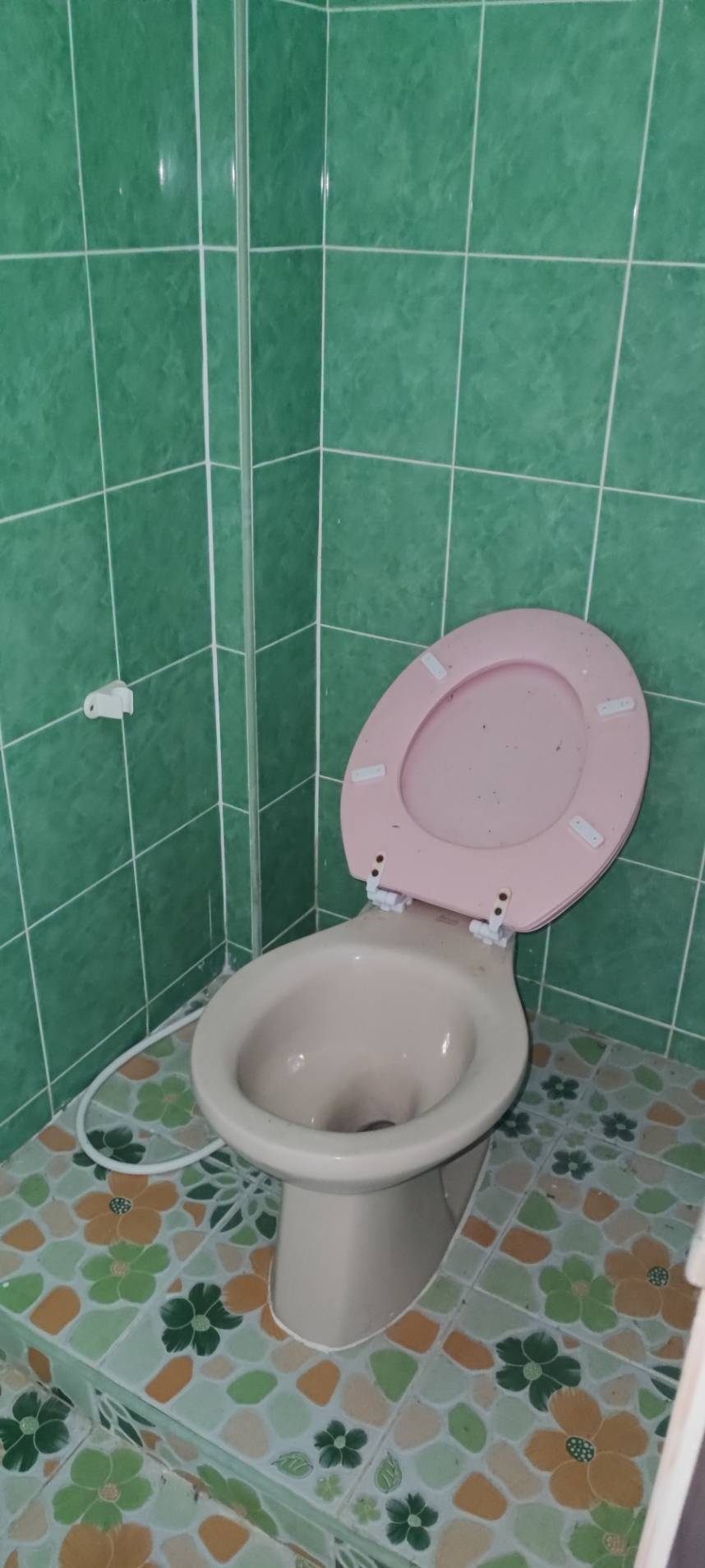 ขายอาคารพาณิชย์ 3 ชั้น พร้อมชั้นลอยเเละดาดฟ้า  เขตสาทร จังหวัดกรุงเทพมหานคร