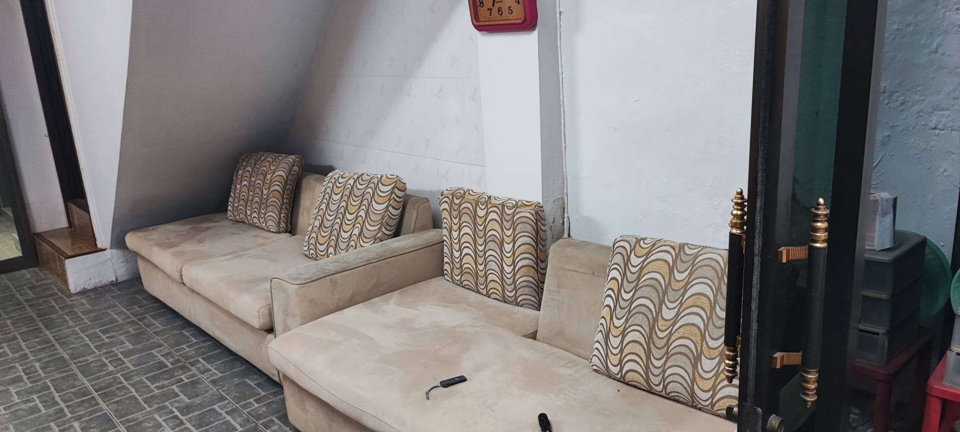 ขายอาคารพาณิชย์ 3 ชั้น พร้อมชั้นลอยเเละดาดฟ้า  เขตสาทร จังหวัดกรุงเทพมหานคร