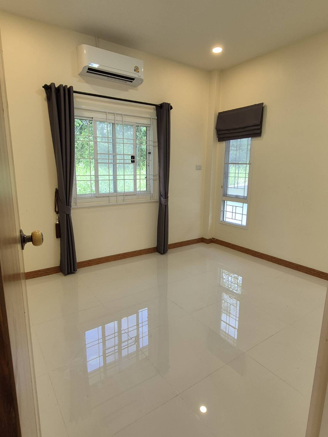 ขายบ้านเดี่ยวชั้นเดียว ทำเลดี  อำเภอพนัสนิคม จังหวัดชลบุรี