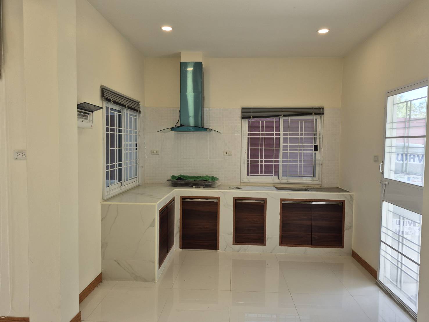 ขายบ้านเดี่ยวชั้นเดียว ทำเลดี  อำเภอพนัสนิคม จังหวัดชลบุรี