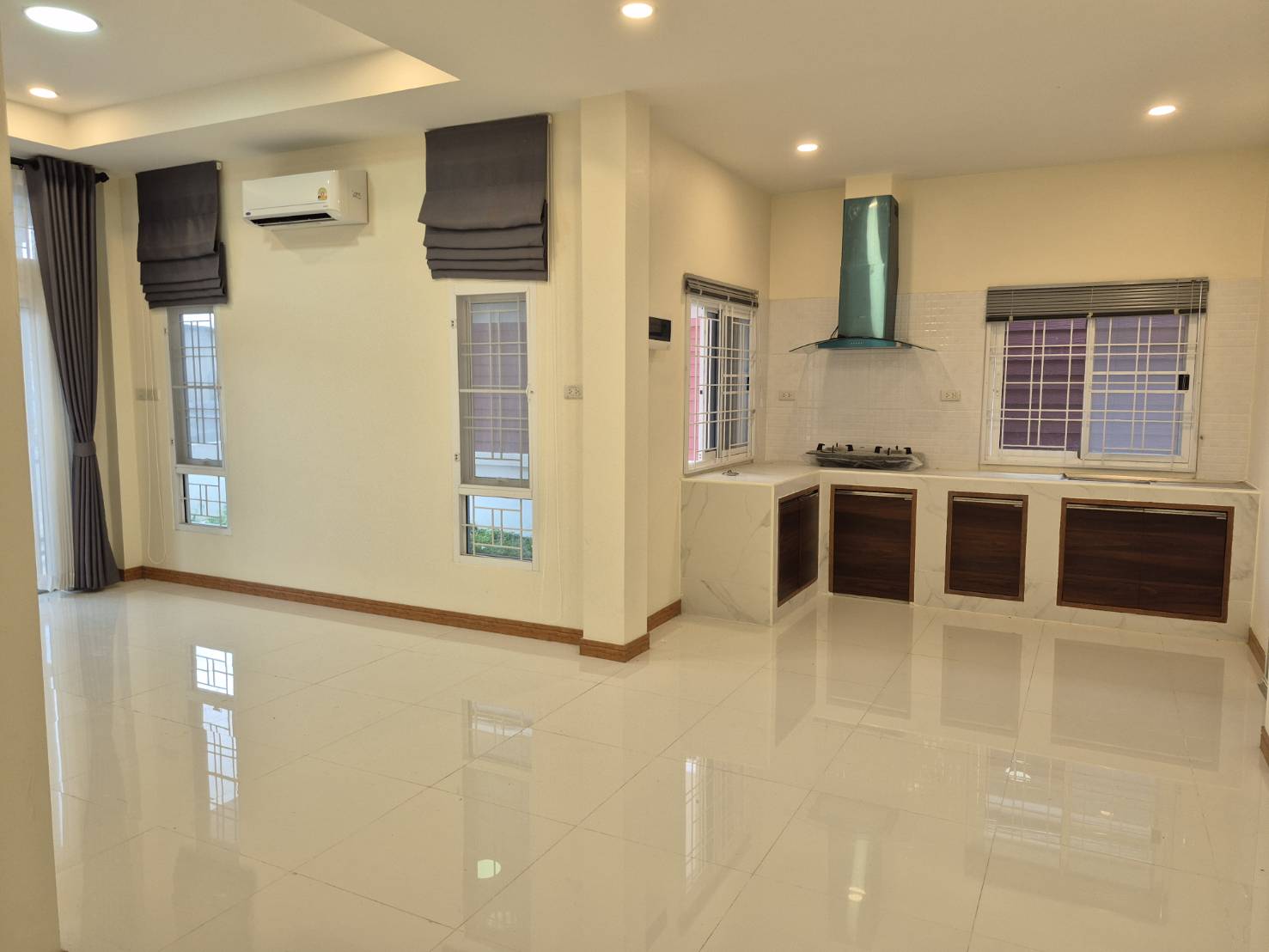 ขายบ้านเดี่ยวชั้นเดียว ทำเลดี  อำเภอพนัสนิคม จังหวัดชลบุรี